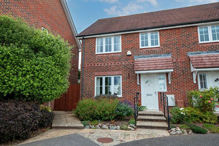 3 Bedroom Semi-Detached House For Sale In Wyndham Close, Cowplain, PO8