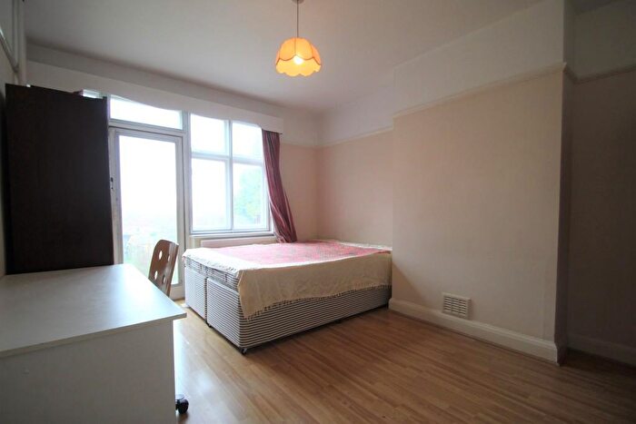 4 Bedroom House To Rent In Southern-by-Pass, OX2