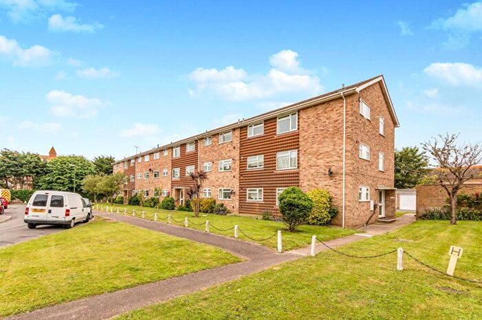 2 Bedroom Flat To Rent In Harsfold Close, Rustington, BN16