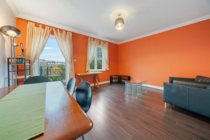 2 Bedroom Flat To Rent In Spital Square, Tower Hamlets, London, E1