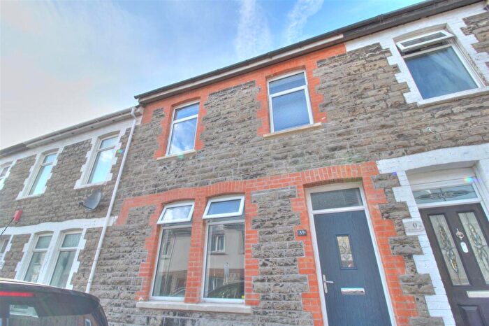 3 Bedroom Terraced House To Rent In Queen Street, Barry, CF62
