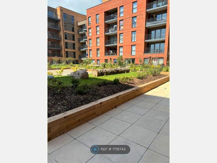 2 Bedroom Flat To Rent In Mortise House, Hayes, UB3