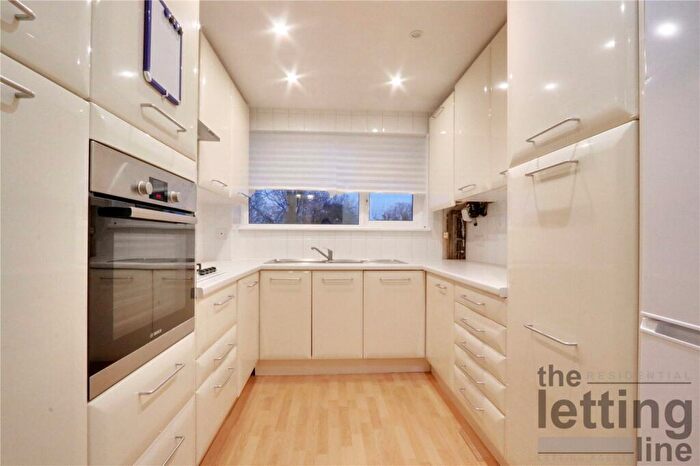 2 Bedroom Apartment To Rent In Maplin Close, London, N21