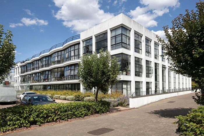 2 Bedroom Apartment For Sale In Frobisher Place, Nunhead, SE15