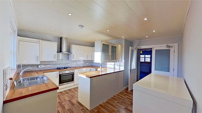 3 Bedroom Flat To Rent In Russell Gardens, Edinburgh, EH12
