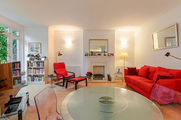 2 Bedroom Flat For Sale In Goldhurst Terrace, South Hampstead, NW6