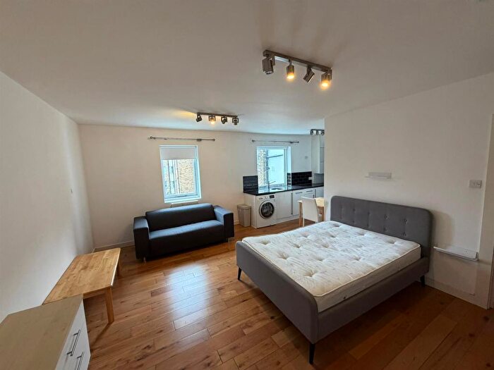 Studio To Rent In Webster Rd, Bermondsey, Southwark, SE16