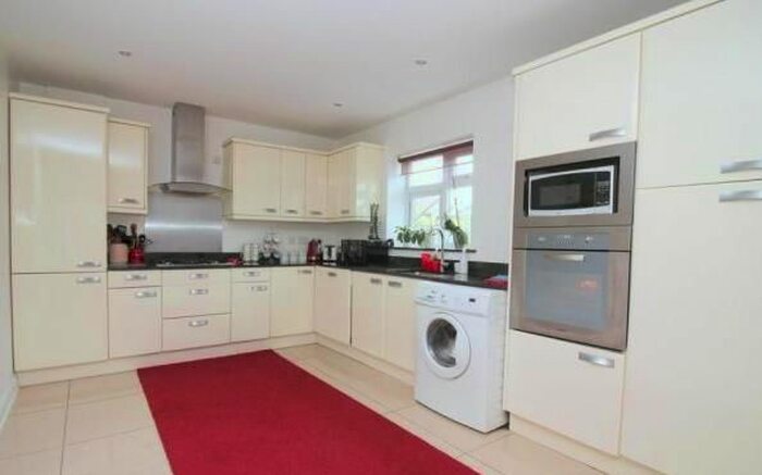 3 Bedroom Property To Rent In Arundel Drive, Borehamwood, WD6