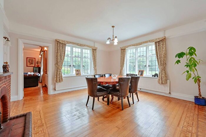 5 Bedroom Detached House For Sale In Abbots Road, Watford, Abbots Langley, WD5