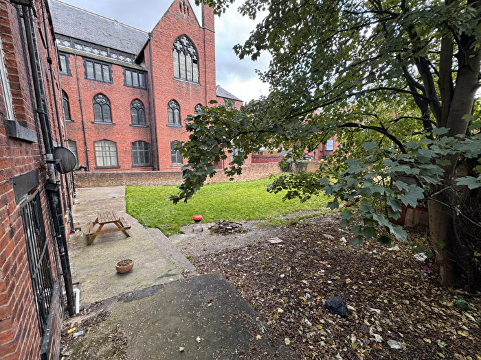 8 Bedroom Terraced House To Rent In Victoria Road, Leeds, West Yorkshire, LS6