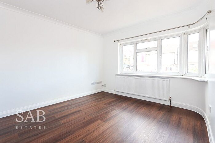 3 Bedroom Semi-Detached House To Rent In Middleton Avenue, Greenford, UB6