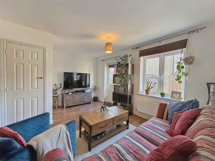 2 Bedroom Semi-Detached House For Sale In Middlewood Close, Bath, BA2