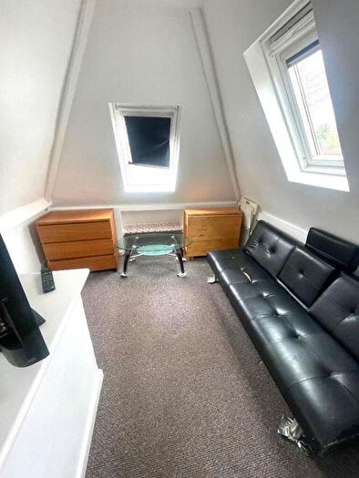 Studio To Rent In Stanmore Hill, Stanmore, HA7