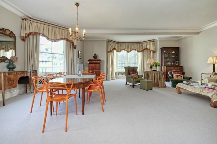 3 Bedroom Flat To Rent In Ennismore Gardens, London, SW7