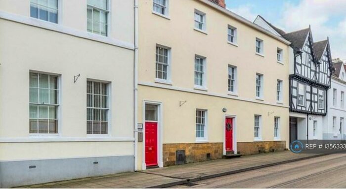 2 Bedroom Flat To Rent In Neville Court, Warwick, CV34