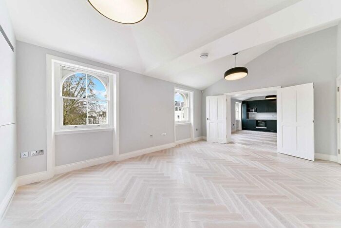 2 Bedroom Flat To Rent In Leinster Square, London, W2