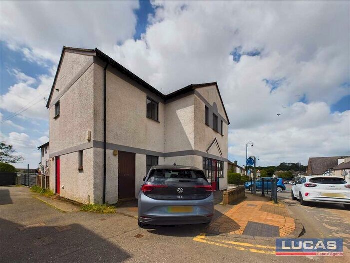 2 Bedroom Flat To Rent In Bridge Street, First Floor Apartment/Flat, Llangefni, LL77