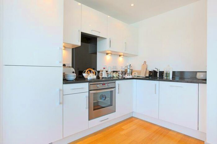 2 Bedroom Apartment To Rent In The Quays, Chatham Maritime, ME4