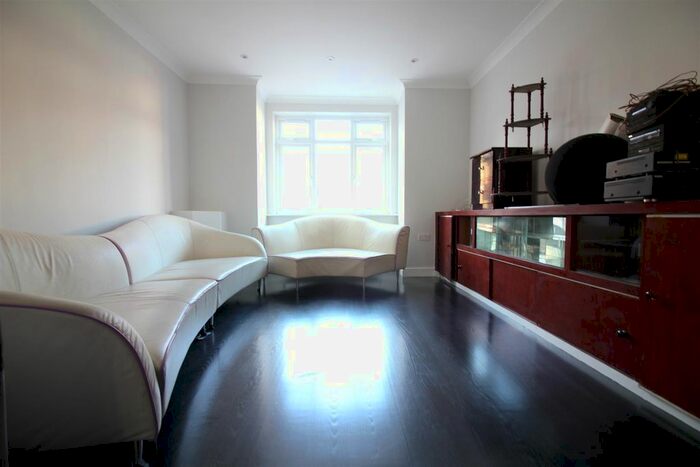 3 Bedroom Terraced House To Rent In Hanson Gardens, Southall UB1