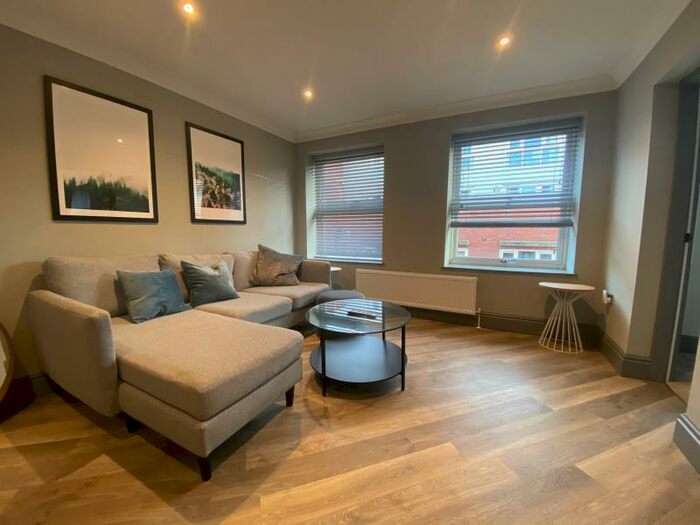 2 Bedroom Apartment To Rent In St Pauls Mews, St Pauls Square, Jewellery Quarter, B3