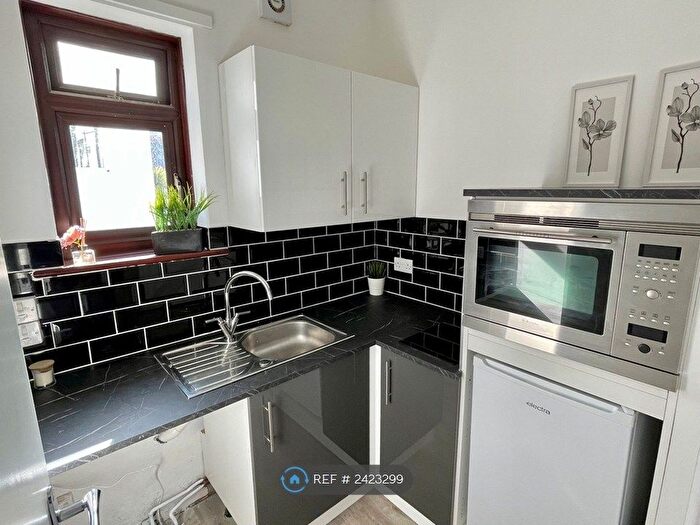 1 Bedroom Flat To Rent In West Hill Place, Bournemouth, BH2