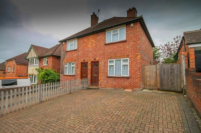4 Bedroom Semi-Detached House To Rent In Manor Road, Guildford, GU2