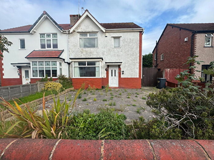 3 Bedroom Semi Detached House For Sale In Dunbar Road, Hillside, PR8