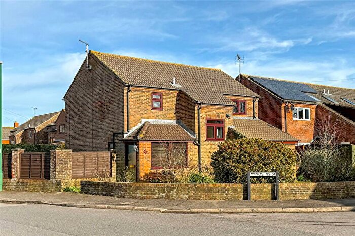 3 Bedroom Detached House For Sale In Goodhew Close, Yapton, West Sussex, BN18