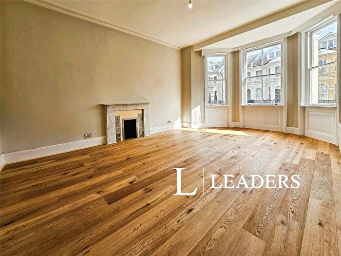 2 Bedroom Flat To Rent In St. Aubyns, BN3