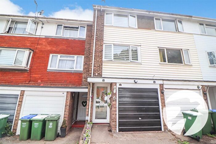 3 Bedroom Terraced House For Sale In Silver Spring Close, Erith, Northumberland Heath, DA8