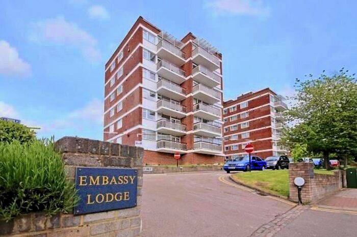 2 Bedroom Apartment To Rent In Regents Park Road, Finchley Central, N3