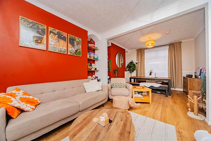 3 Bedroom Terraced House For Sale In Castle Street, Barry, CF62
