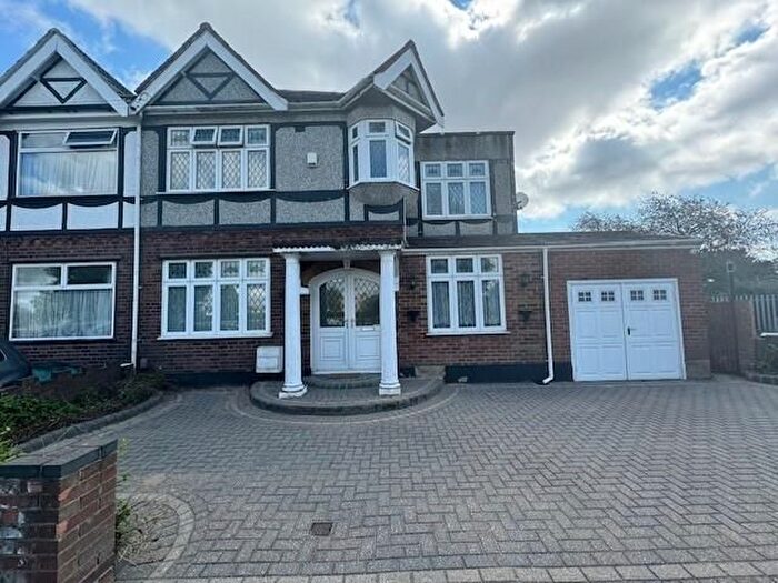 5 Bedroom End Of Terrace House To Rent In Huxley Drive, Chadwell Heath, Romford, RM6
