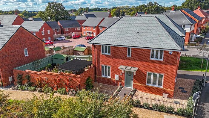 3 Bedroom Detached House For Sale In Haymeadow Way, Wimborne, BH21