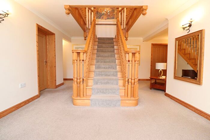 6 Bedroom Detached House For Sale In Wood Lane, South Hykeham, Lincoln, LN6