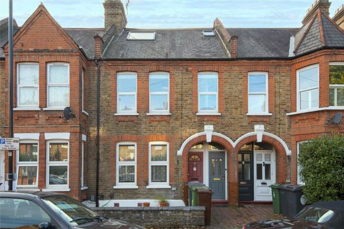 2 Bedroom Flat To Rent In Blyth Road, Walthamstow, London, E17