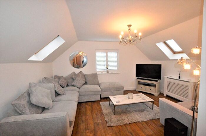 2 Bedroom Flat To Rent In Quilters Place, Eastnor Road, New Eltham, London, SE9