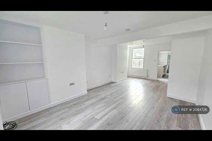 2 Bedroom End Of Terrace House To Rent In Brook Street, Erith, DA8