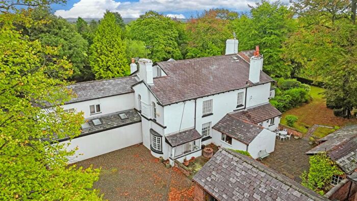 3 Bedroom Semi-Detached House For Sale In Warrington Road, Mickle Trafford, CH2