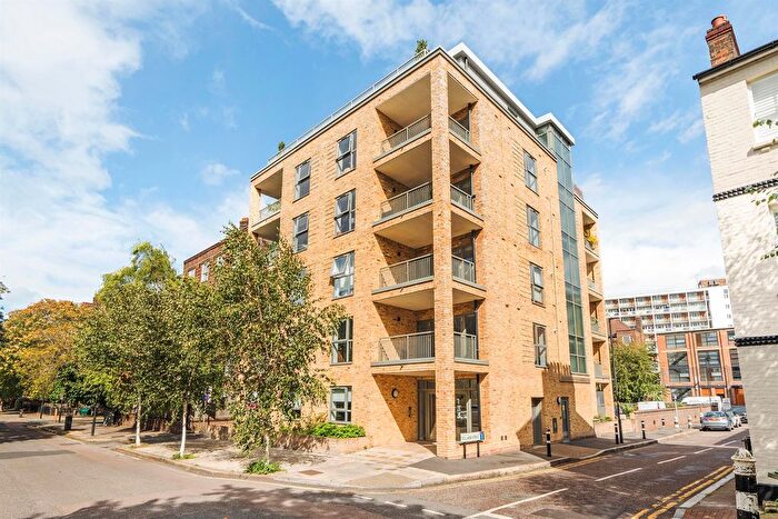 2 Bedroom Flat For Sale In Vauxhall Street, London, SE11