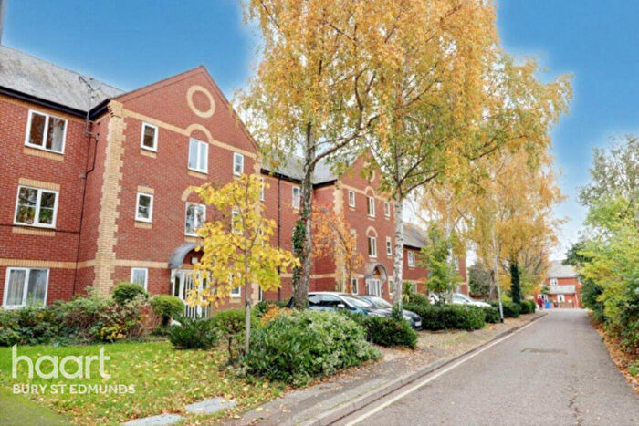 2 Bedroom Flat For Sale In Cotton Lane, Bury St Edmunds, IP33