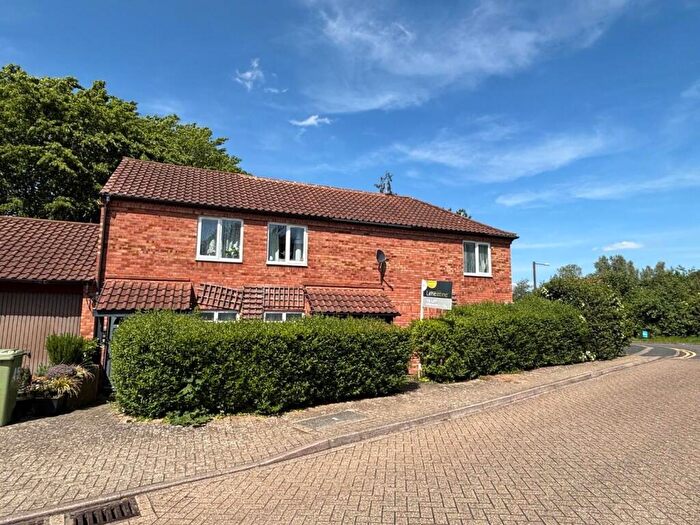 2 Bedroom Maisonette To Rent In Brownbaker Court, Neath Hill, Milton Keynes, MK14