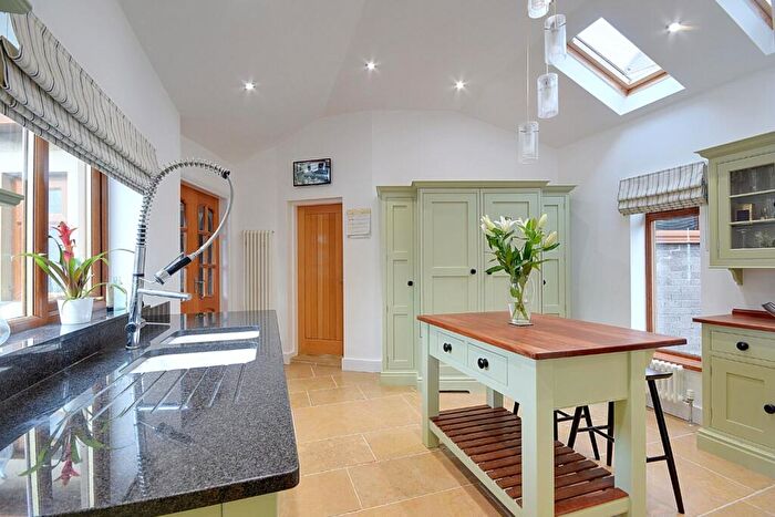 4 Bedroom Detached House For Sale In New Street, Clifton, Brighouse, West Yorkshire, HD6