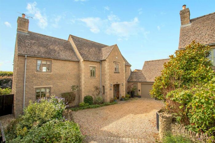 4 Bedroom Detached House For Sale In Oakey Close, Alvescot, OX18