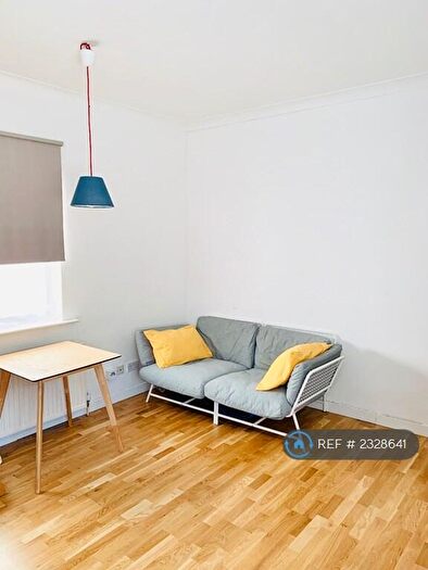 1 Bedroom Flat To Rent In Lower Rock Gardens, Brighton, BN2