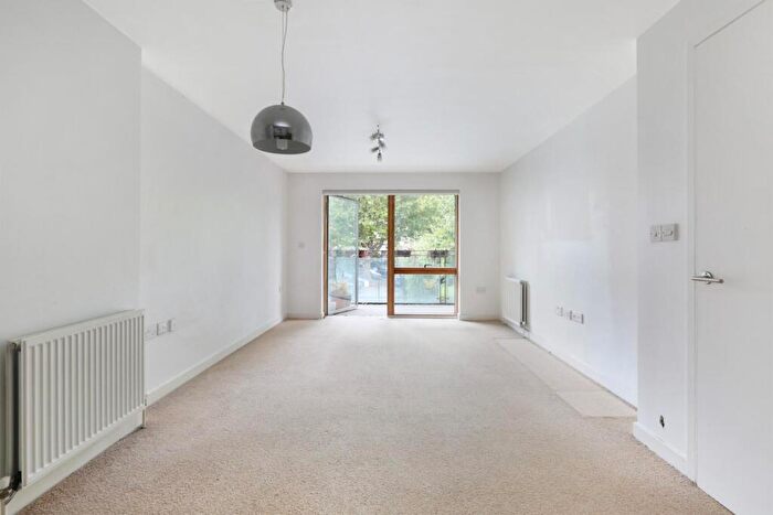 1 Bedroom Apartment For Sale In Frean Street, London, SE16