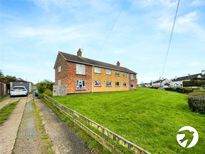2 Bedroom Flat For Sale In Middlesex Road, Maidstone, Kent, ME15