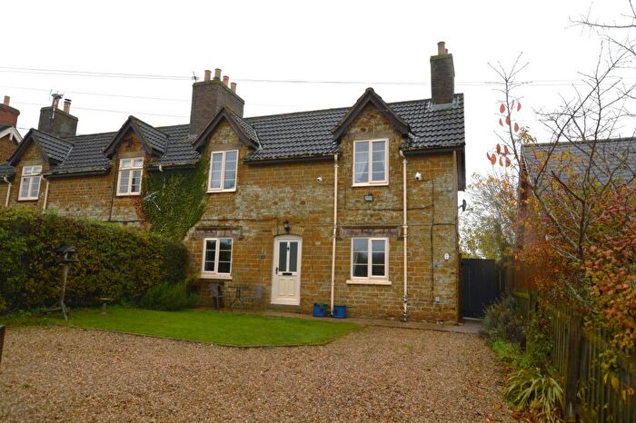 2 Bedroom Cottage To Rent In Waltham Road, Branston, NG32