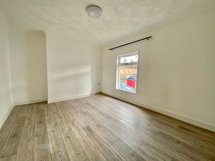2 Bedroom Flat To Rent In Palmerston Road, Peterborough, PE2