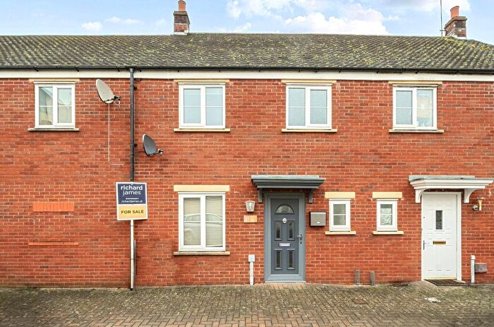 3 Bedroom Terraced House To Rent In Fitwell Road, Redhouse, Swindon, SN25